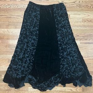 Velvety lace black maxi skirt
